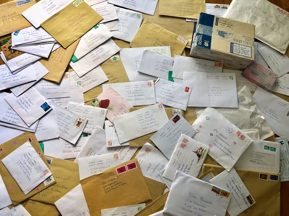 ElsaEsnoultOff's tweet photo. Encore plein de nouveaux courriers que je viens de recevoir 🙈💌 je vous aime trop 🙈 je vous réponds le plus vite possible ❤️
#letters #of #love #courriers #du #coeur #teamee #teamelsaesnoult #mateam #monpublic #monsoutien https://t.co/ntnhBTDrJn