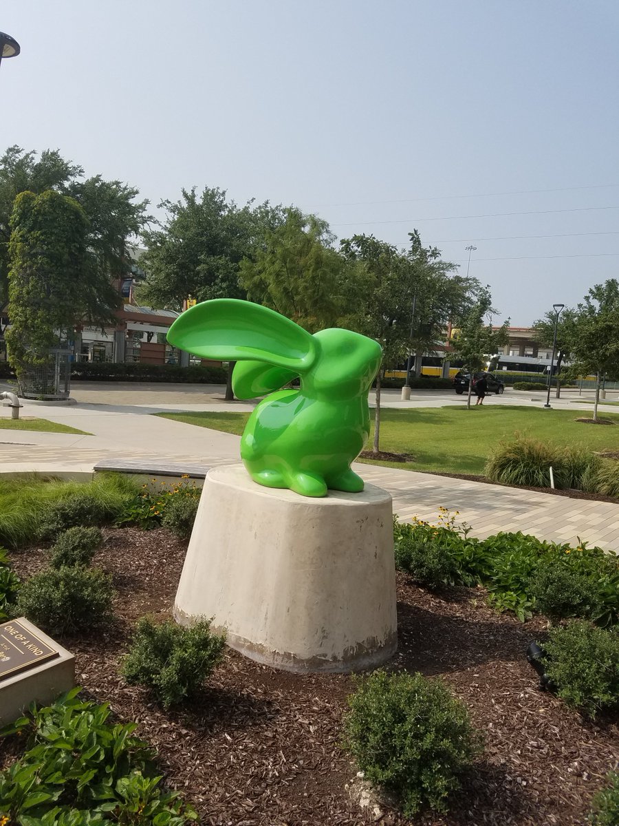 DFWArtsGuide's tweet image. "One of a Kind," is a ceramic sculpture by Timothy Berg and Rebekah Myers. Located at CityLine, Richardson, TX.

goo.gl/Q99vhN
#GoogleMapsArt #DFWPublicArt