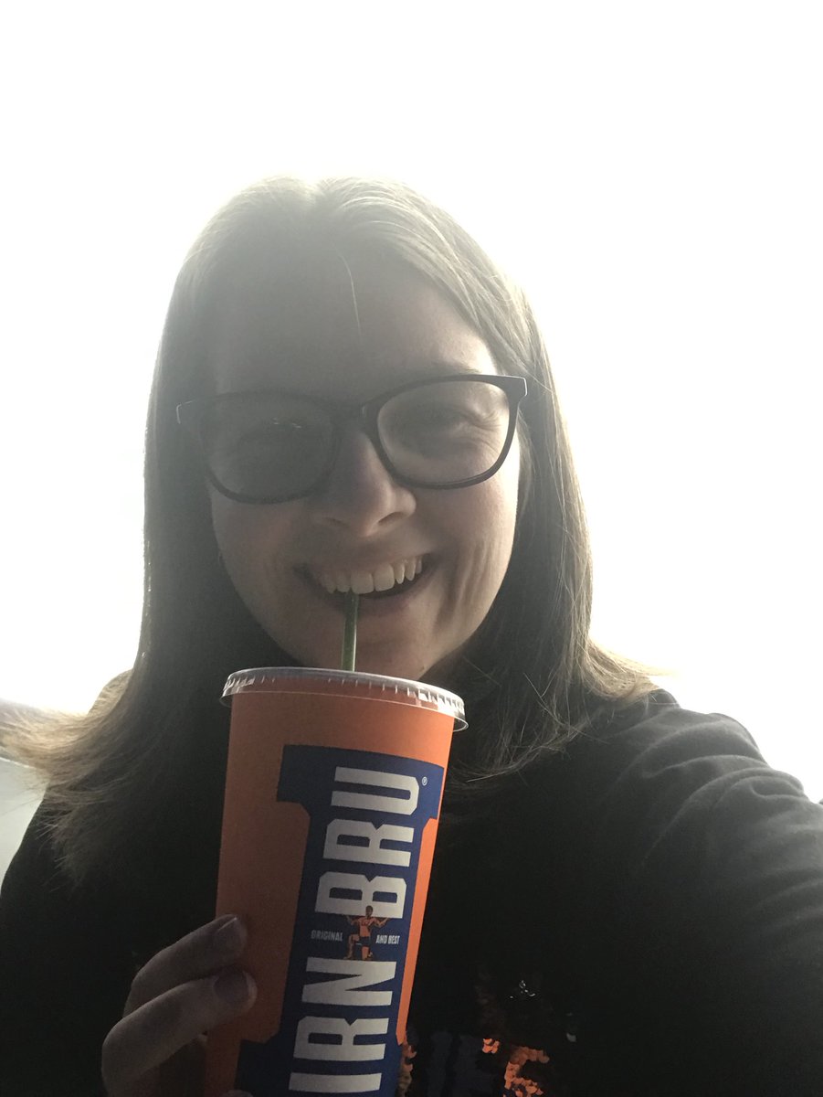 nwiggins02's tweet photo. Itโs dark I know but have to have an @irnbru while waiting for @KevinHart4real @TheSSEHydro yip Iโm Scottish sue me hahaha #HelloHydro https://t.co/cwimyX8U4u