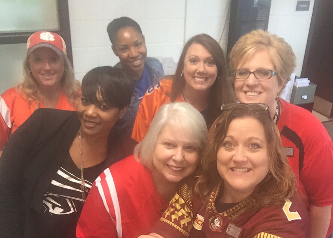 nall_tammy's tweet photo. Love this group!!! #teamacworth #missingourleader #loveworkinghere https://t.co/FNkkFCHDzh