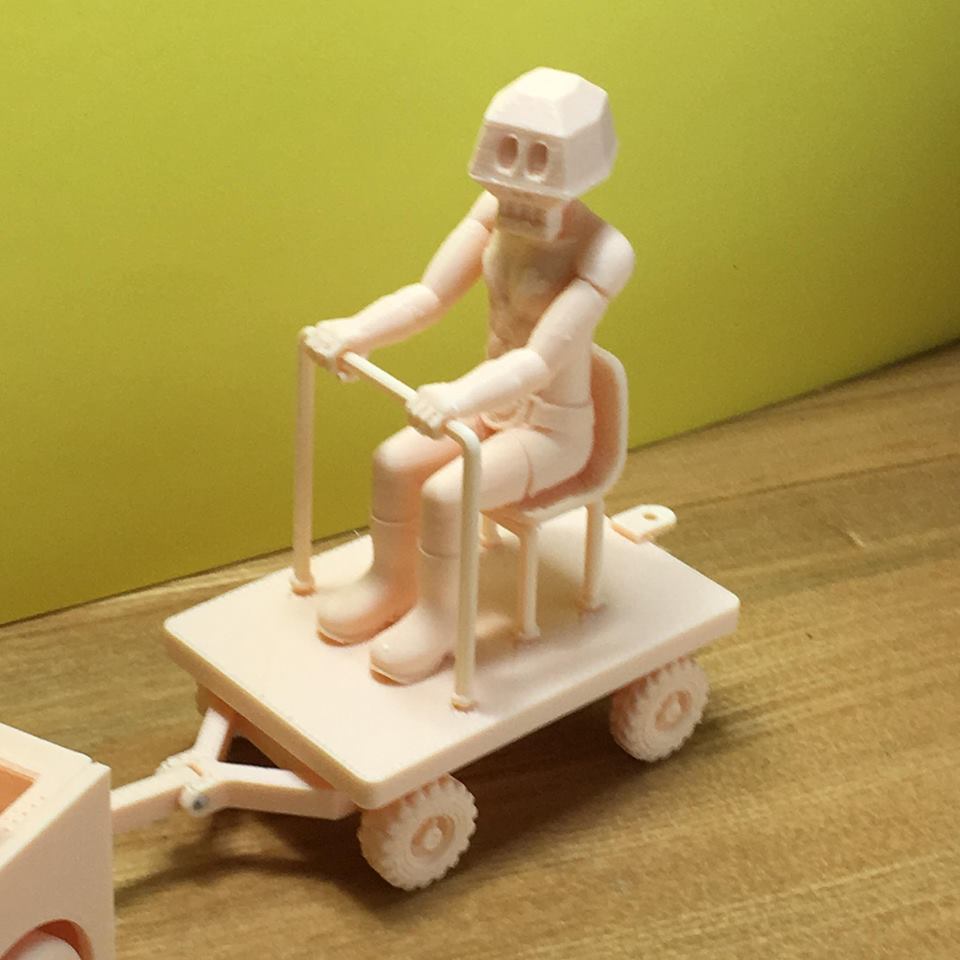 nishimu_rider's tweet image. 人形製作の近況〜 ガイコツカー用のトロッコを製作中。前輪と後輪を真鍮線で斜めに連動させてあるので、小回りも可能に。（実車の牽引台車を参考にしました〜。） #fusion360  #UPmini2 #デザインフェスタ