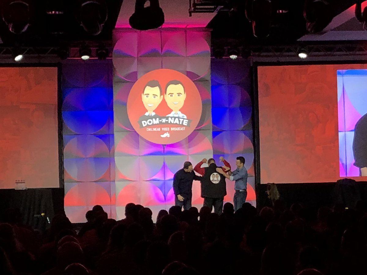 ChilisJobs's tweet photo. We’re jumping into conference day 2 with a little recognition for one of our Twitter BFFs, @lutherlibby! Thanks for promoting a great culture in your restaurant! #DomNate #TheGuestCounts https://t.co/3mvAB64oxA