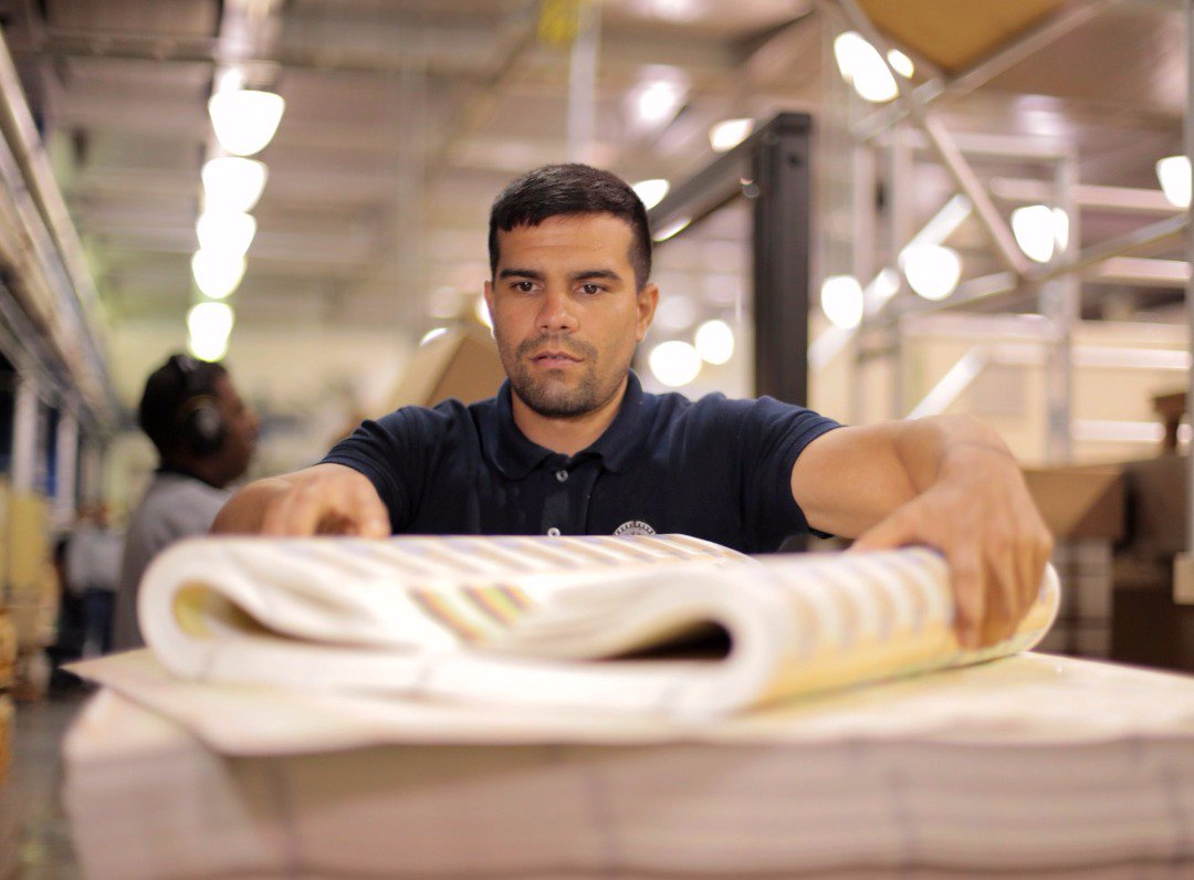 La Casa de la Moneda de nuestro país, cuenta con la capacidad tecnológica para producir gran parte del nuevo cono monetario, esto es posible gracias al profesionalismo de los hombres y mujeres que cumplen su labor diaria con eficiencia. ¡Los felicito!