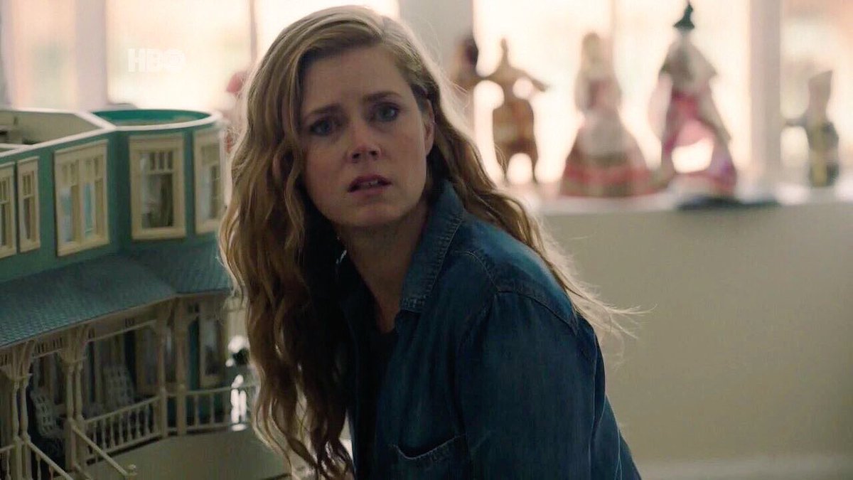 bigIttIeIies's tweet image. imagine amy adams not winning the golden globe in 2019 #SharperObjects