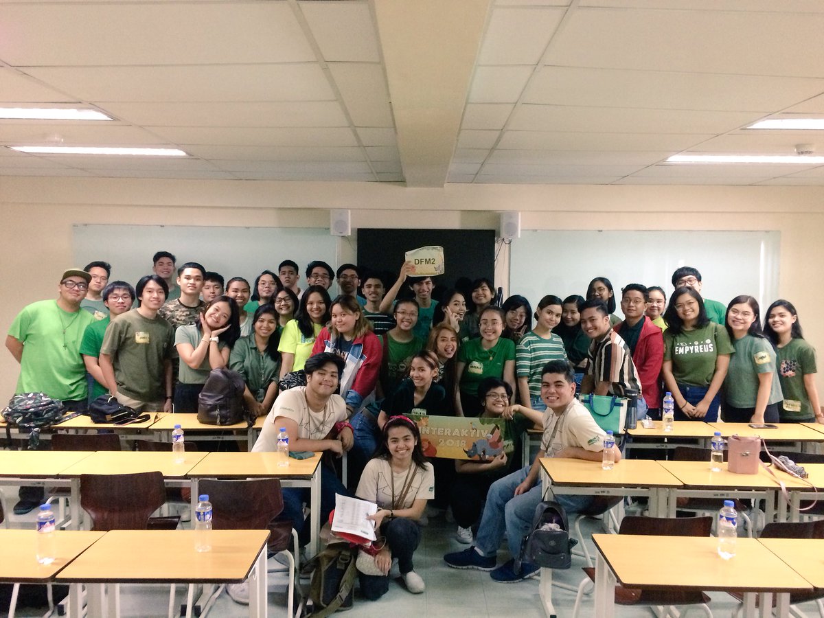 derickbidaswa's tweet photo. Para sa nga hyper kong anak for today, thank you for being energetic and participative! Welcome to your extraordinary beginnings, #DFM1 &amp; #DFM2! WELCOME FROSH!!! #INTERAKTIV2018 💚

Dito lang me if u need help or advice. Love kayo ni Kuya Derick 🤗 https://t.co/GF3VsWZK26