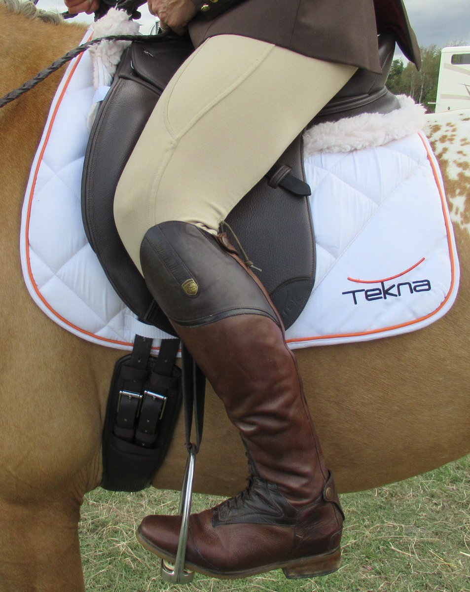 tekna_uk's tweet photo. Mr Bits completed his first BE90 @Keysoe on Saturday. Double clear! @britisheventing @USGsport #usgprotection #teknasaddles https://t.co/MRiPjlNO1p