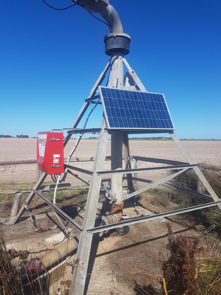 benparts's tweet photo. Solar panel fitted to this #zimmatic pivot point to allow for remote start without mains power #solarpanel #solar #FieldNET #FieldBOSS @LindsayIrrigate #benparts #irrigationspecialist #weknowwater #everydropcounts https://t.co/AtbUa2sjnl
