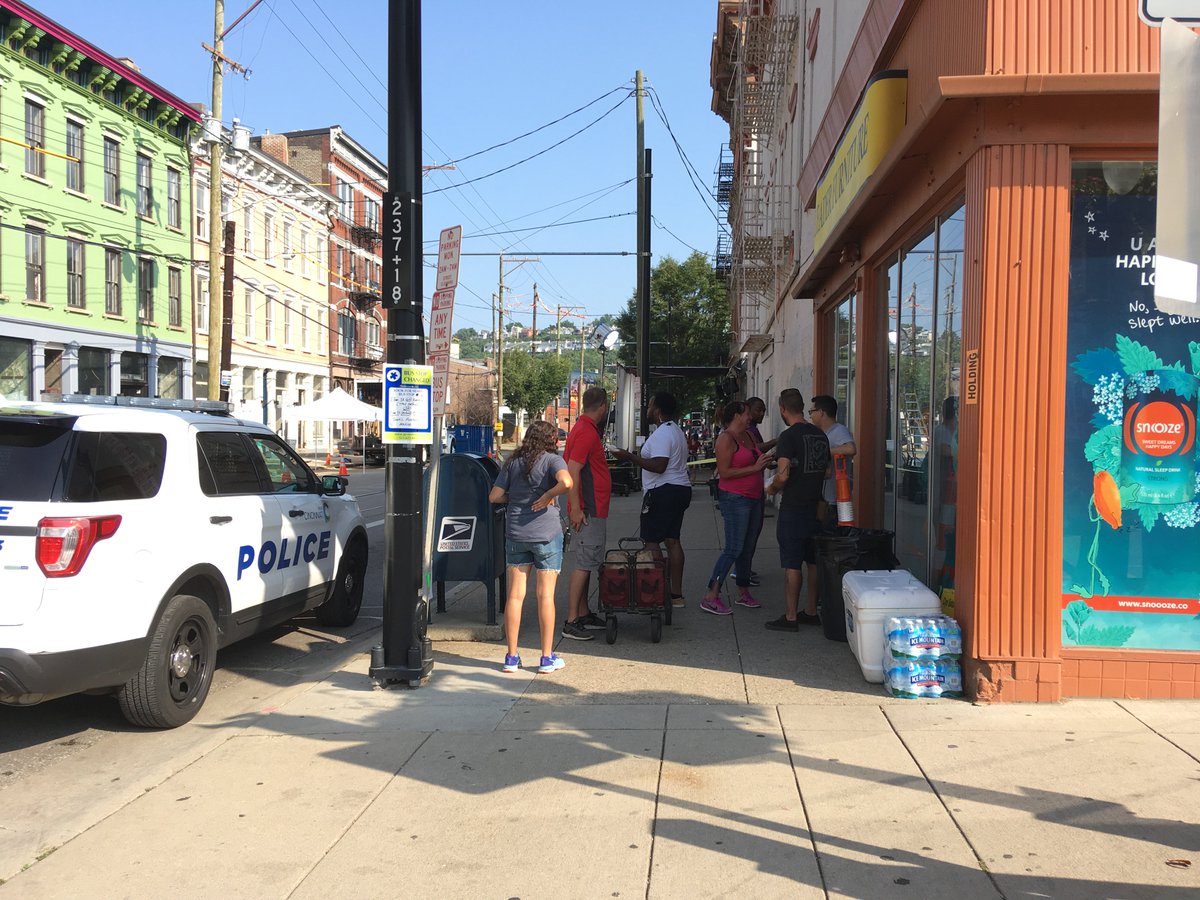 WeMoveCincy's tweet photo. Movie crews for 'Point Blank' continue filming today Aug. 28 by @FindlayMarket. Elm Street remains closed to thru passenger traffic at Liberty to Findlay streets 9 AM - 9 PM. Detour at Liberty to Central Pkwy. @CB_Connector &amp; @cincinnatimetro bus service continue uninterrupted. https://t.co/CpBUMPHskE