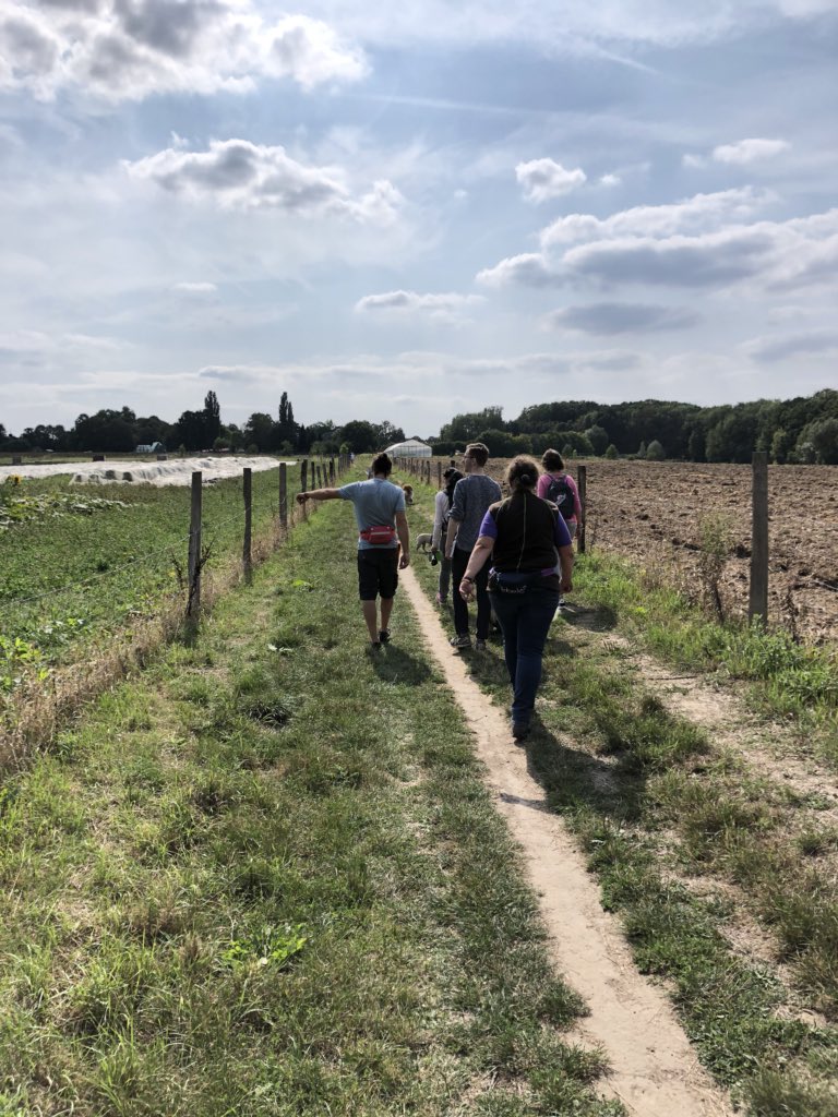 MandatWachstum's tweet photo. Und weiter geht es mit unserer #Kräuterwanderung beim #schultenhof in #Dortmund #Querwaldein #Wald #gleichgibtslagerfeuer #natur #NaturePhotography https://t.co/2vp8WyEst1