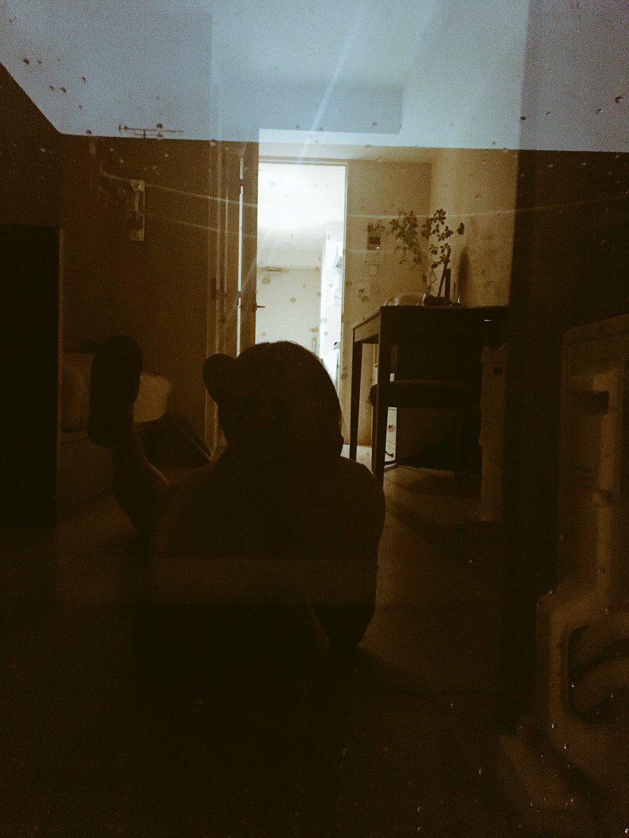 ndrn__'s tweet photo. my room https://t.co/e8fLAzIzKw