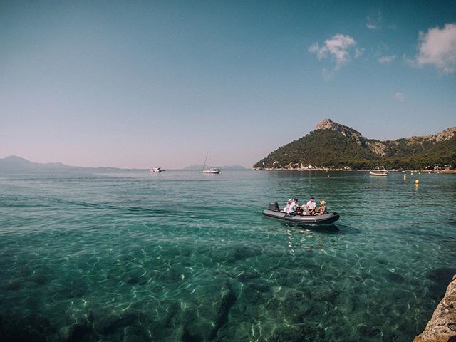 JeHaTweed's tweet photo. Eine #Bootsfahrt die ist lustig, eine Bootsfahrt, die ist fein. ... #water #summer #mallorca #vacation #boat #formentor #playa #sonne #strand #sommer #hashtag #dudes #wanderlust #travelgram #traveleurope https://t.co/wfq1hHg5Lv https://t.co/ikjuYec5uU