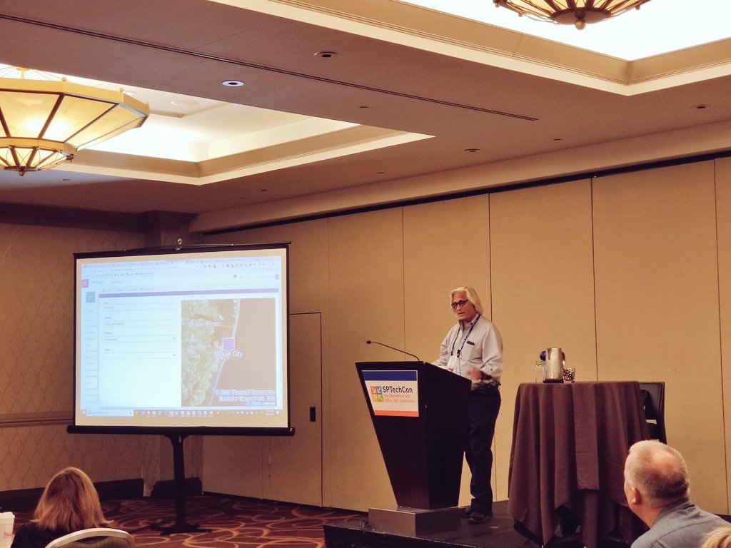 bobbyschang's tweet image. .@sympmarc is taking people to the beach this AM via #PowerApps #SPTechCon
