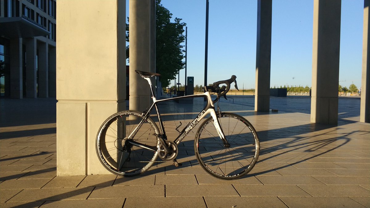 klappradla's tweet photo. 🚨 stolen bikes alert 🚨
These bikes got stolen from a basement in Friedrichshain yesterday night. If you see any of them, put a lock on it 🙏
#DeathToBikeThieves #berlin #fhain https://t.co/iocpvwQnPE