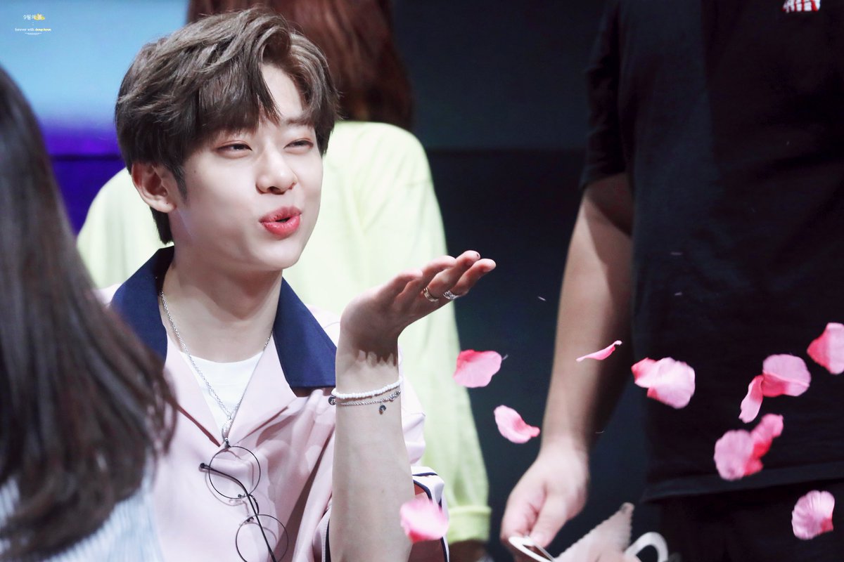 BOM_DONGHYUN's tweet photo. 180824 강남 팬사인회
#MXM #김동현 #동현
#MORE_THAN_EVER #YA_YA_YA
🌸💞✨🌸💞✨🌸💞✨🌸💞✨🌸💞✨🌸💞✨🌸💞✨🌸💞✨🌸💞✨🌸💞✨🌸💞✨🌸💞✨🌸💞✨🌸💞✨🌸💞✨🌸💞✨🌸💞✨🌸💞✨🌸💞✨🌸💞✨🌸💞✨🌸💞✨🌸💞✨🌸💞✨🌸💞✨🌸💞✨🌸💞✨🌸💞✨🌸💞✨🌸💞✨🌸💞✨🌸💞✨🌸💞✨🌸💞✨🌸💞✨ https://t.co/3VwQjdmgvg