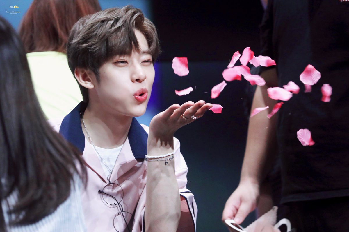 BOM_DONGHYUN's tweet photo. 180824 강남 팬사인회
#MXM #김동현 #동현
#MORE_THAN_EVER #YA_YA_YA
🌸💞✨🌸💞✨🌸💞✨🌸💞✨🌸💞✨🌸💞✨🌸💞✨🌸💞✨🌸💞✨🌸💞✨🌸💞✨🌸💞✨🌸💞✨🌸💞✨🌸💞✨🌸💞✨🌸💞✨🌸💞✨🌸💞✨🌸💞✨🌸💞✨🌸💞✨🌸💞✨🌸💞✨🌸💞✨🌸💞✨🌸💞✨🌸💞✨🌸💞✨🌸💞✨🌸💞✨🌸💞✨🌸💞✨🌸💞✨🌸💞✨ https://t.co/3VwQjdmgvg