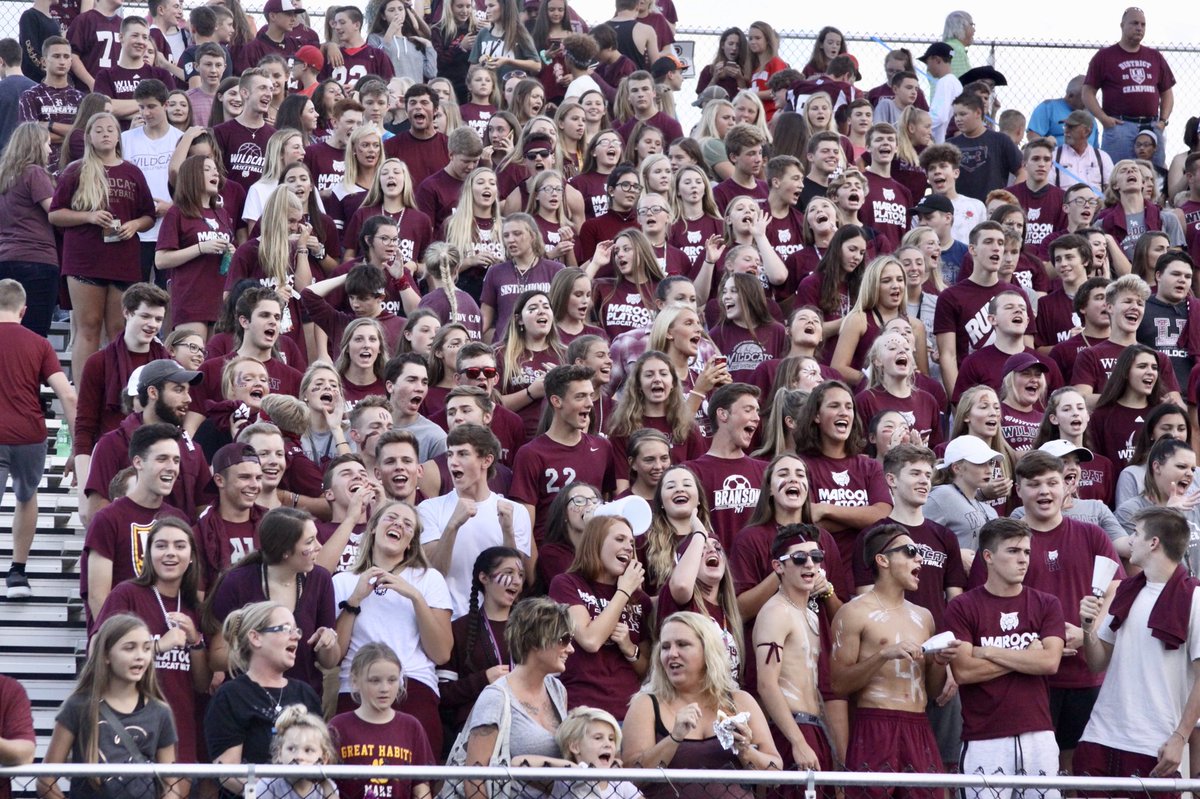 Yearbook_lrhs's tweet photo. Photos of the week!! Thanks for showing LR pride 🐾 https://t.co/0HxCNPxLsH
