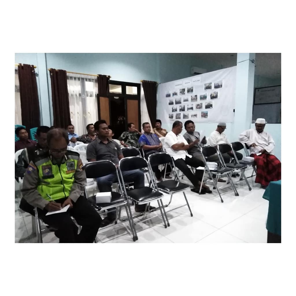 KTambakharjo's tweet photo. Selasa (28/08/2018)
Rembug Warga, Musyawarah Warga Kelurahan Tambakharjo dihadiri Bapak Lurah, Bapak Sunaryo, SE beserta Perangkat dan didampingi oleh Ketua LPMK serta Bhabinkamtibmas.
Cc: @hendrarprihadi
@PemkotSmg
@Kec_SMGBarat
@se_sunaryo
#musyawarah #rembugwarga https://t.co/AtNEC6IRJn