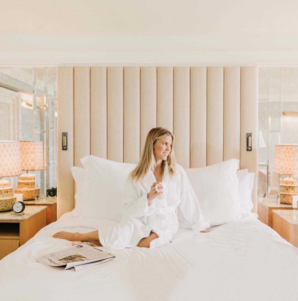 FSPalmBeach's tweet photo. Rise and shine in our new Ocean View Studio Suites. The combination of spacious accommodations and ocean views will have you lingering a little longer.  #fourseasons #traveltuesday #thepalmbeaches https://t.co/jyAtwXTjcW