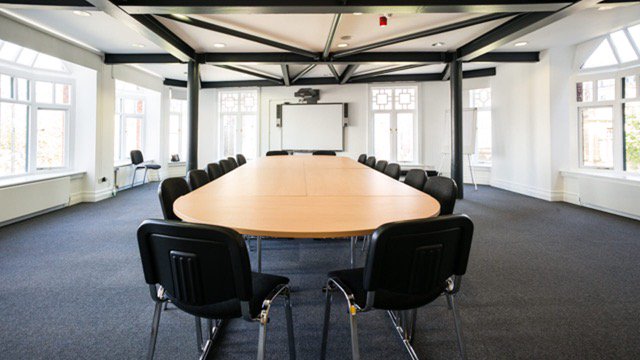 Meetings_atMCVC's tweet photo. Did you know, our meeting rooms are within easy reach and walking distance from all major transportation links and motorway routes?!
#conferences #trainingrooms #Manchester https://t.co/BdisoBBkOw