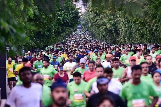 KTRBRS's tweet photo. Delighted Hyderabadis showed up in big numbers at the Airtel Hyderabad Marathon on Sunday 👏 Biggest ever attendance so far; 22 thousand plus 👍

#HappeningHyderabad https://t.co/Yls1m935ry