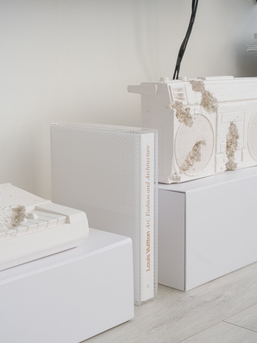 "Good design is problem solving" --Guillaume Philibert, founder and creative director at <a href="/FillingPieces/">Filling Pieces</a> in our latest edition of Shelf Sessions. Photography by Najim Jansen. mendo.nl/journal/storie…