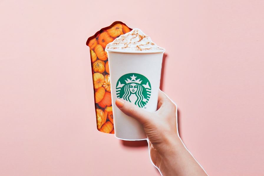 StarbucksNews's tweet photo. Fall arrives at #Starbucks with return of PSL https://t.co/aNEj8O3M6c https://t.co/qdwoemATYA