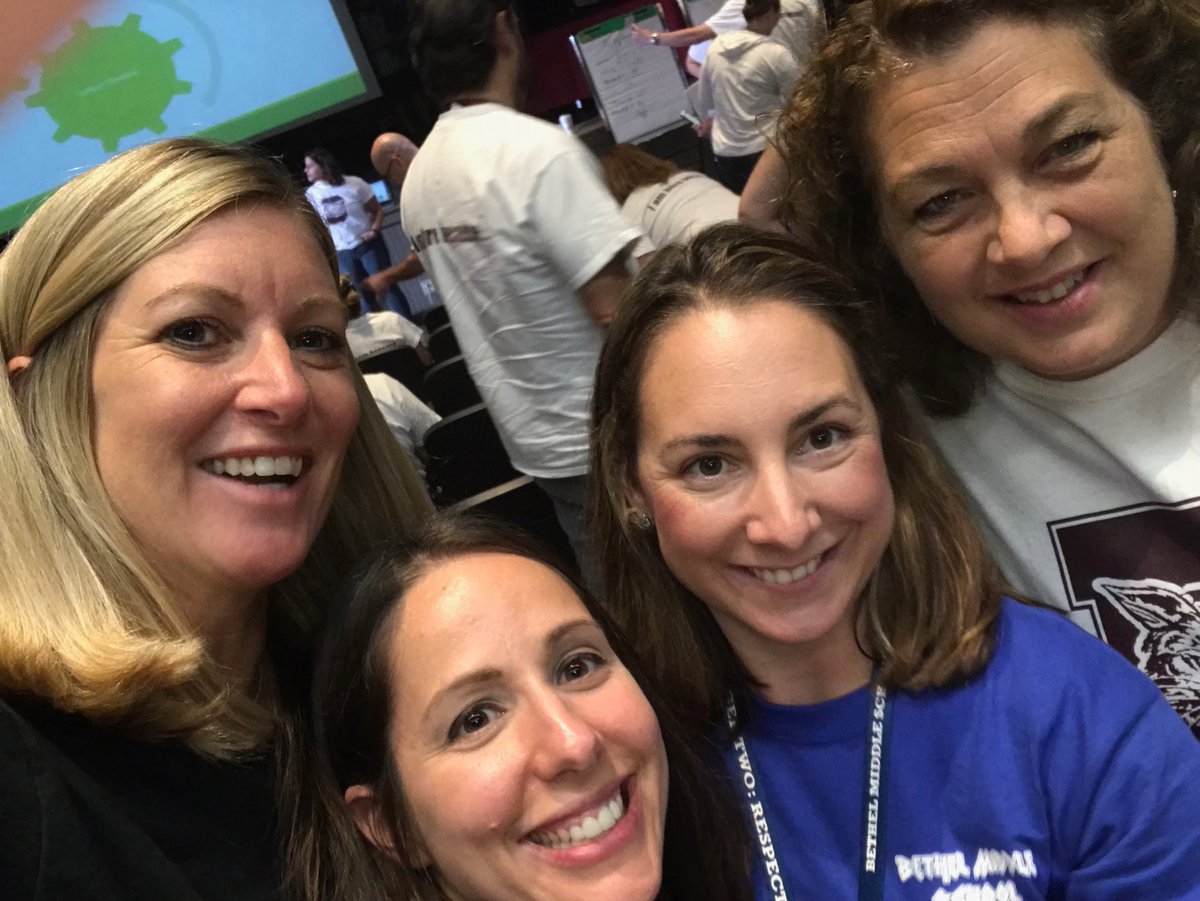 taranovichj1's tweet photo. #BPSCONVOCATION2018 We need to build relationships with students, push them to do better than they think they could do and embrace failure as part of the learning process. https://t.co/iRSgud1uIp