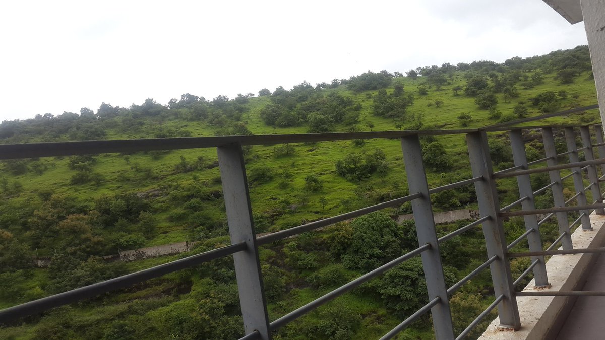 ashishgakrey's tweet photo. View from Pune CG Guest House #lifeatcapgemini @CapgeminiIndia #Capgeminiindia @Capgemini #Capgemini Beautiful campus of Pune Hinjewadi #CapgeminiPune https://t.co/00Y577Uh6T