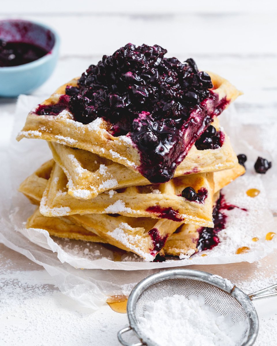 DuffinsMuffins's tweet photo. I did warn of more waffle shots! These are made with cornmeal and topped with a black currant compote. I am loving my waffle iron ❤
#waffles #sweet #dessert #foodphotography #foodphoto #instagood #instafood #igfood #PinkLadySnapsAug18 @pinkladyappleuk @foodphotoaward https://t.co/zhGkjYF9rS
