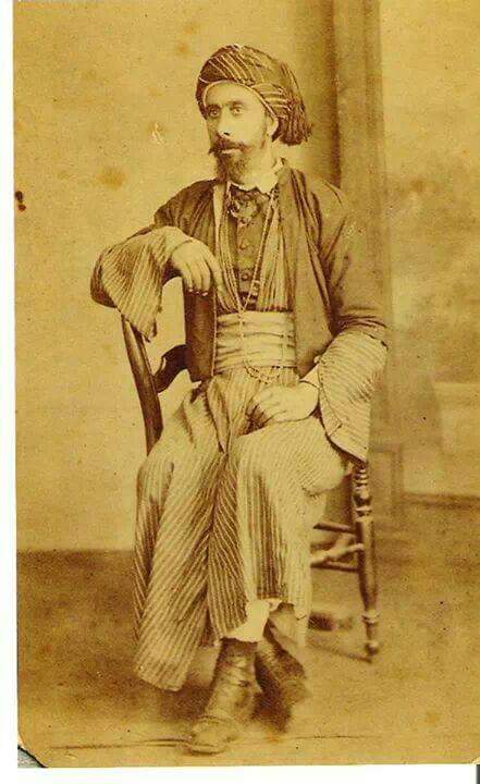 reme_roman's tweet photo. Este es Jorge Botto Carnabatti, el bisabuelo de mi abuela materna. Y la historia que voy a contar es de como llegó desde su Belén natal hasta Coripe, un pueblo sevillano. https://t.co/0C9MwcDQHW