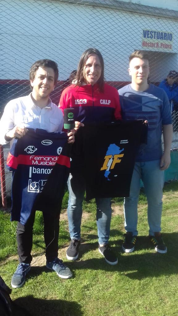 Juan Carlos Olave y su amor por Las Palmas (Cba), el club de su barrio, amigos y familia.

Desde las 22 por @TNTSportsLA, mano a mano con el ex arquero de Belgrano, que cuenta su pasión por la institución que lo vio nacer y retirarse.