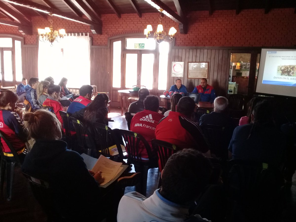 fecobalok's tweet photo. #Infantil2018 charla técnica en hotel 4 con los profes para dar inicio al Encuentro Infantil en Embalse 👌😉 @Adrian_Viotti @cordobasport1 @RubenDiliddo @mcandoli @CAHandball @FunderHandball @HandballCab @HandballVD #Castelfranco #DanteAlighieri https://t.co/8CS17Y5Edx