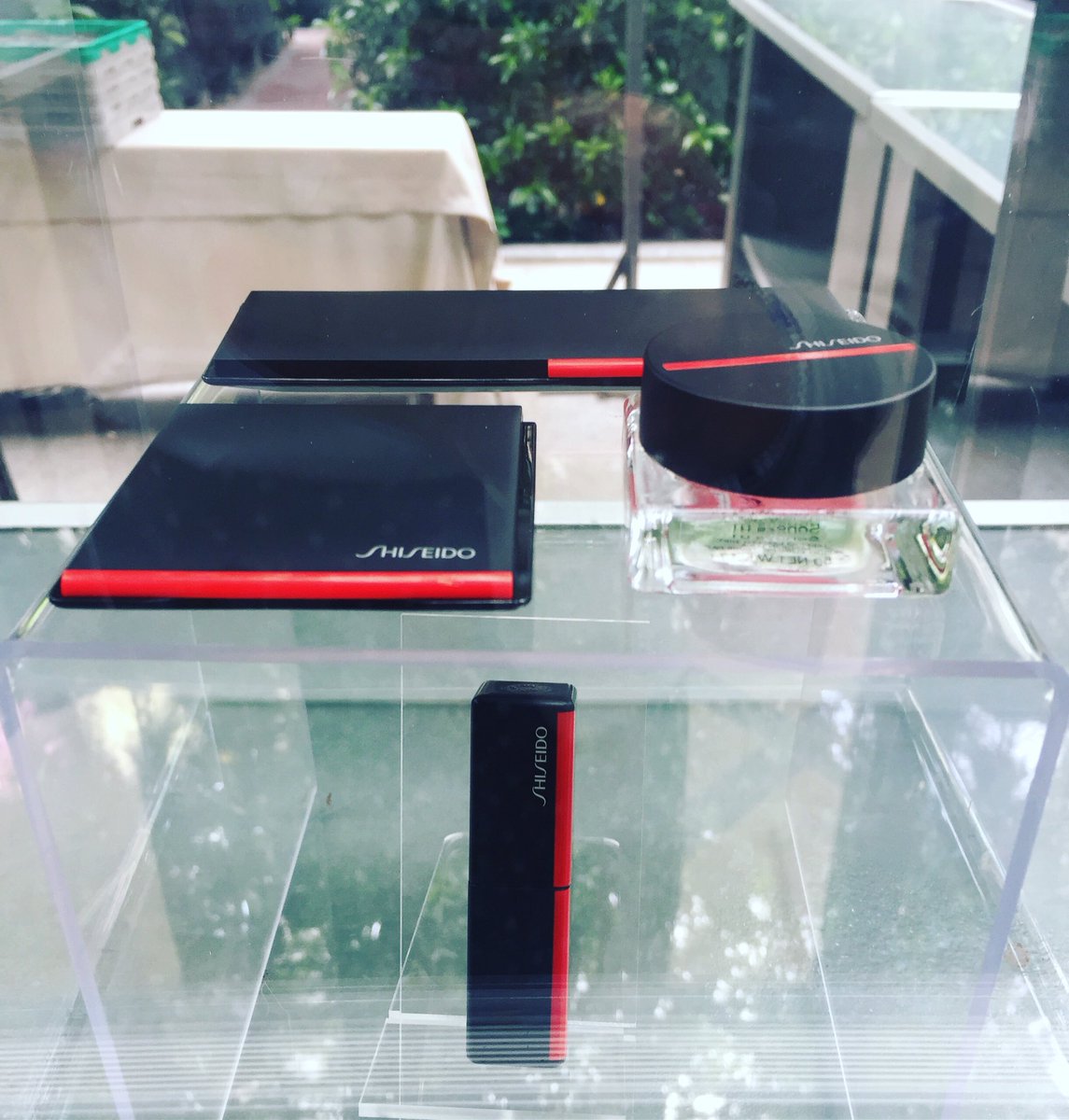 PerfuPadilla's tweet photo. NOVEDADES @shiseido makeup marcando la revolución de colores, estilo, y MODA!!! 😍😍😍 #happy #summer #shiseido #perfumeriaspadilla #makeup #madrid #stlyle https://t.co/X0gi4sAzVx