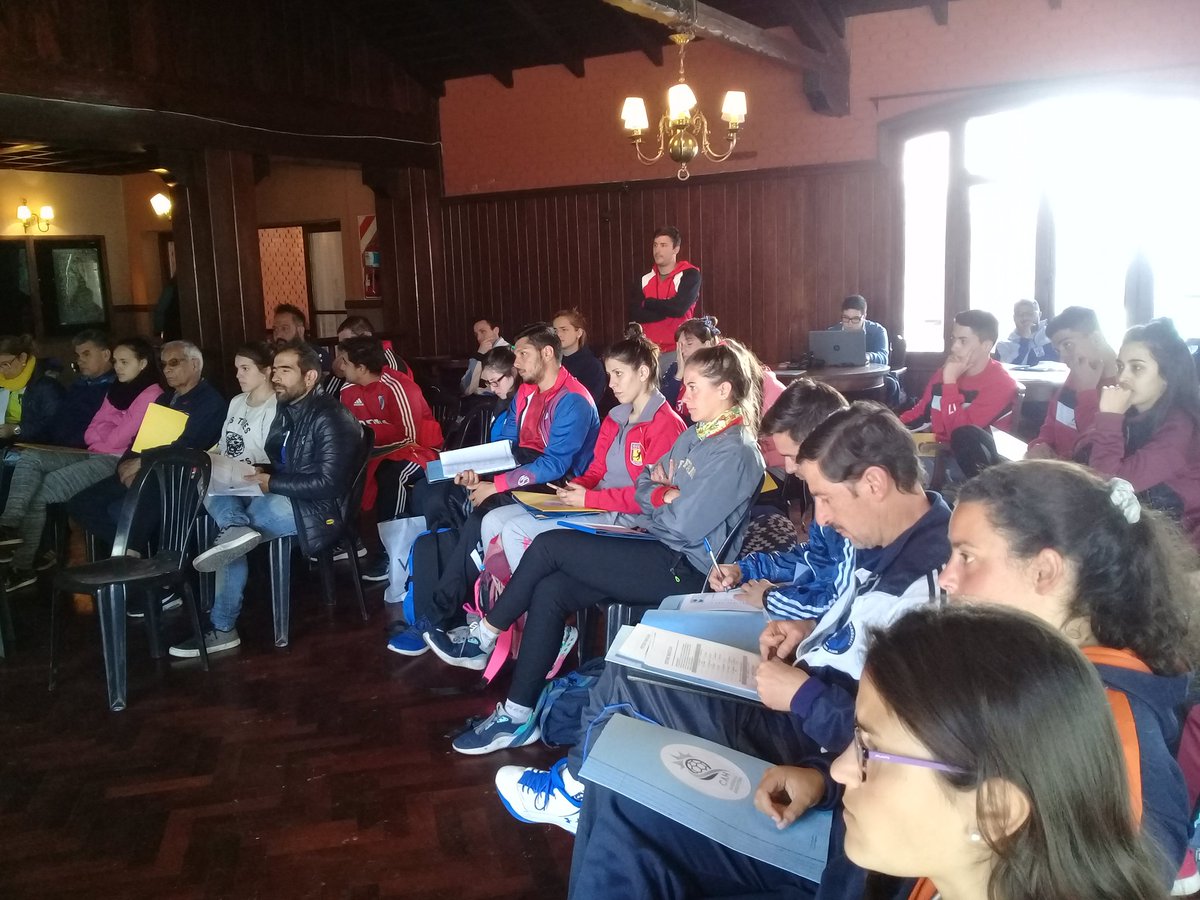 fecobalok's tweet photo. #Infantil2018 charla técnica en hotel 4 con los profes para dar inicio al Encuentro Infantil en Embalse 👌😉 @Adrian_Viotti @cordobasport1 @RubenDiliddo @mcandoli @CAHandball @FunderHandball @HandballCab @HandballVD #Castelfranco #DanteAlighieri https://t.co/8CS17Y5Edx