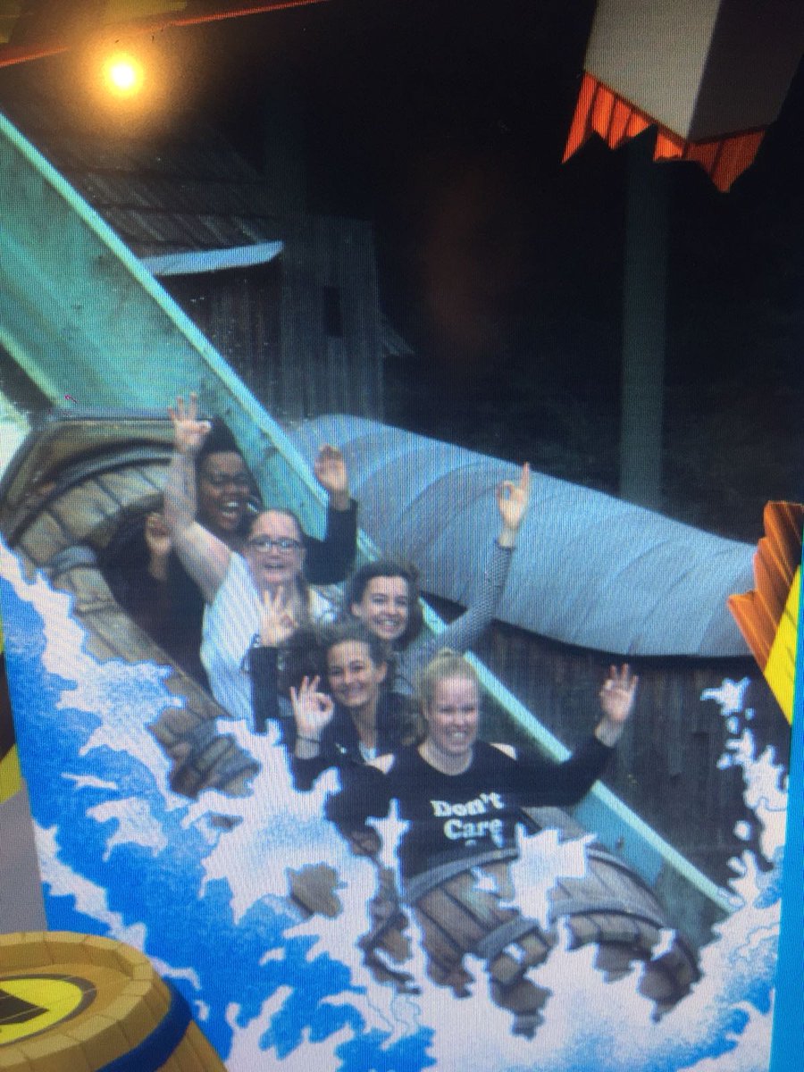 SamanthavanS95's tweet photo. Teamog3ne in walibiπͺπ @OG3NE #hardgaan #teamog3ne https://t.co/4vtIxIRoBw