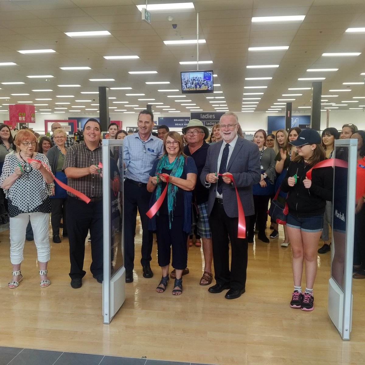 Doug Craig tweet media