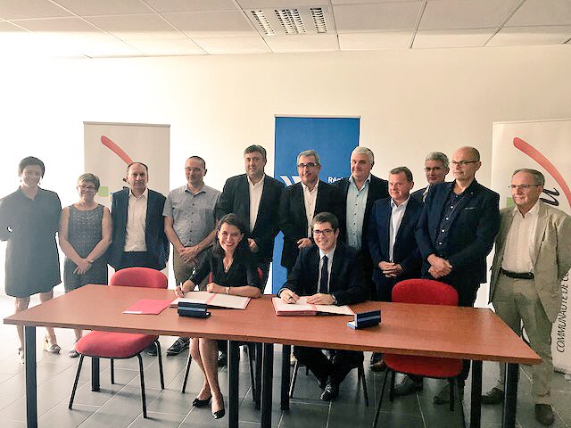 Signature du Contrat de Territoire - Région 2020 de la Communauté de communes de #GrandLieu. Une dotation de 1 313 00€ pour les projets de proximité des 9 communes. #LoireAtlantique.