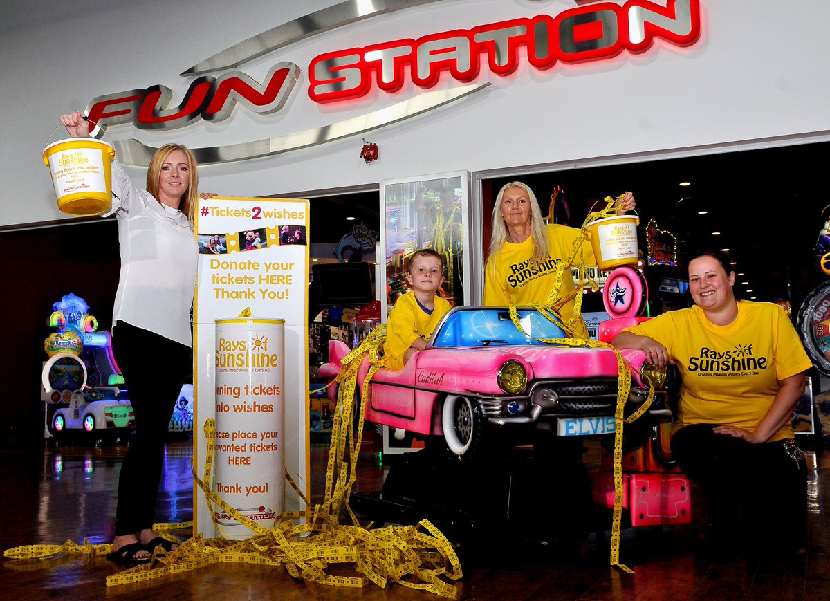 VIP day out for 6yr old Bobby at #Xscape in Castleford with the help of #FunstationUK customers donating winning tickets to #Tickets2Wishes
bit.ly/2BQ3Dot
#Bacta #Raysofsunshine