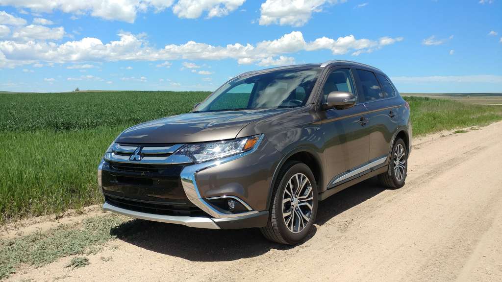 MacAaron's tweet photo. 2018 Mitsubishi Outlander Is Low-Cost Family Goodness https://t.co/8oHwp2zhkn https://t.co/eFT4rkrzna