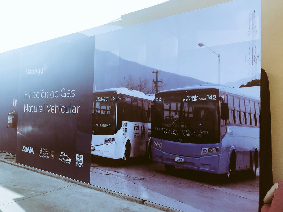 ClaudiaG_DINA's tweet photo. .@MiguelAV_DINA Director @DINAmx y @Paco_Mercader acompañaron a @JaimeRdzNL Gobernador de @nuevoleon y a Grupo Trees en la inauguración de su estación de #GNV que surte este combustible a sus más de 80 #LinnerG con motor @CumminsdeMexico tecnología #Epa’13 #MovilidadSustentable https://t.co/BcjLZRwgtA