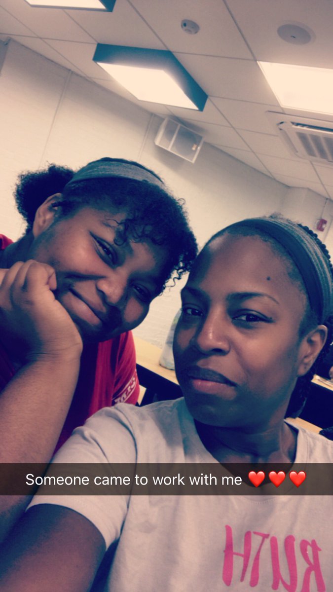 Mlmmusic7's tweet photo. When your child takes over your phone and is a beauty!!! β€οΈβ€οΈβ€οΈβ€οΈπ#ilovebeingtheirmom #queensintraining #myworld #futurevet https://t.co/9n156mZt07