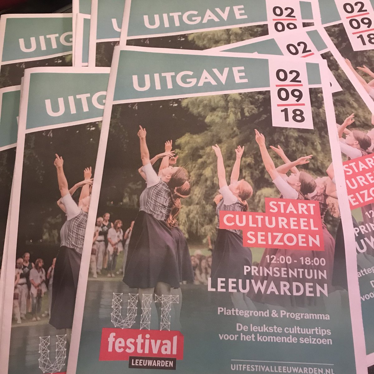 Vers van de pers ✨ morgen op je deurmat! De UITgave verschijnt morgen als bijlage van de <a href="/dehuisaanhuis/">Huis aan Huis</a>. Mis ‘m niet! #UITlwd18