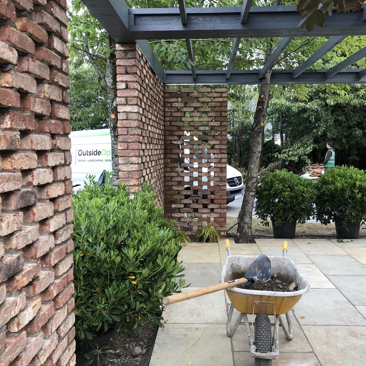 AlanRudden's tweet photo. Super progress being made on the new #IrelandAM  #VirginMedia garden. https://t.co/5yOWrxZhaT