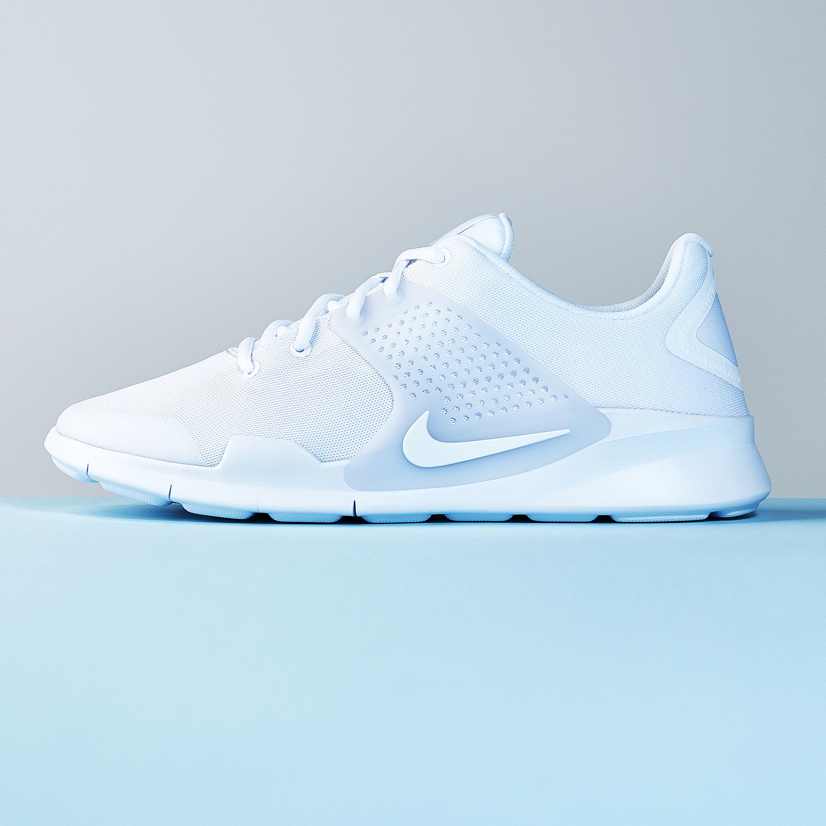 nike arrowz sports direct