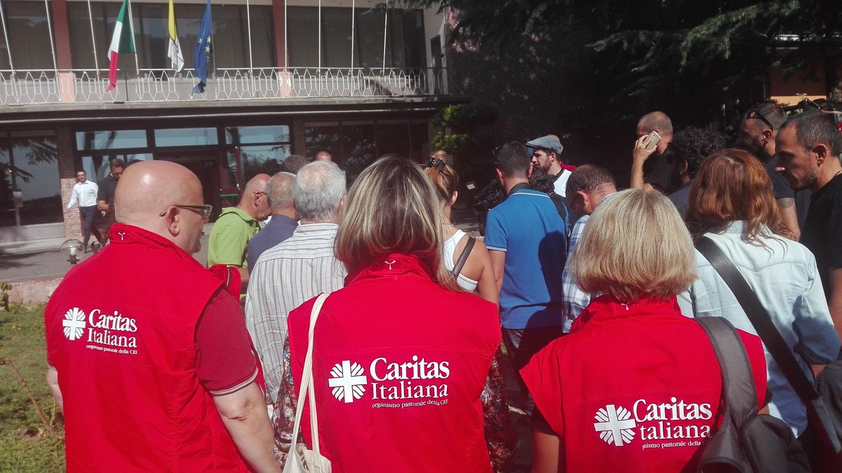 CaritasItaliana's tweet photo. #28agosto arrivo 100 #migranti #Diciotti a struttura #RoccaDiPapa, tutto pronto per loro accoglienza in serata. @CaritasItaliana presente per coordinare supporto. @agensir @Avvenire_Nei @RedattoreSocial @CEI_news @Pontifex_it @antoniospadaro @vaticannews_it @SkyTG24 @tg1online https://t.co/57fDlPOixS