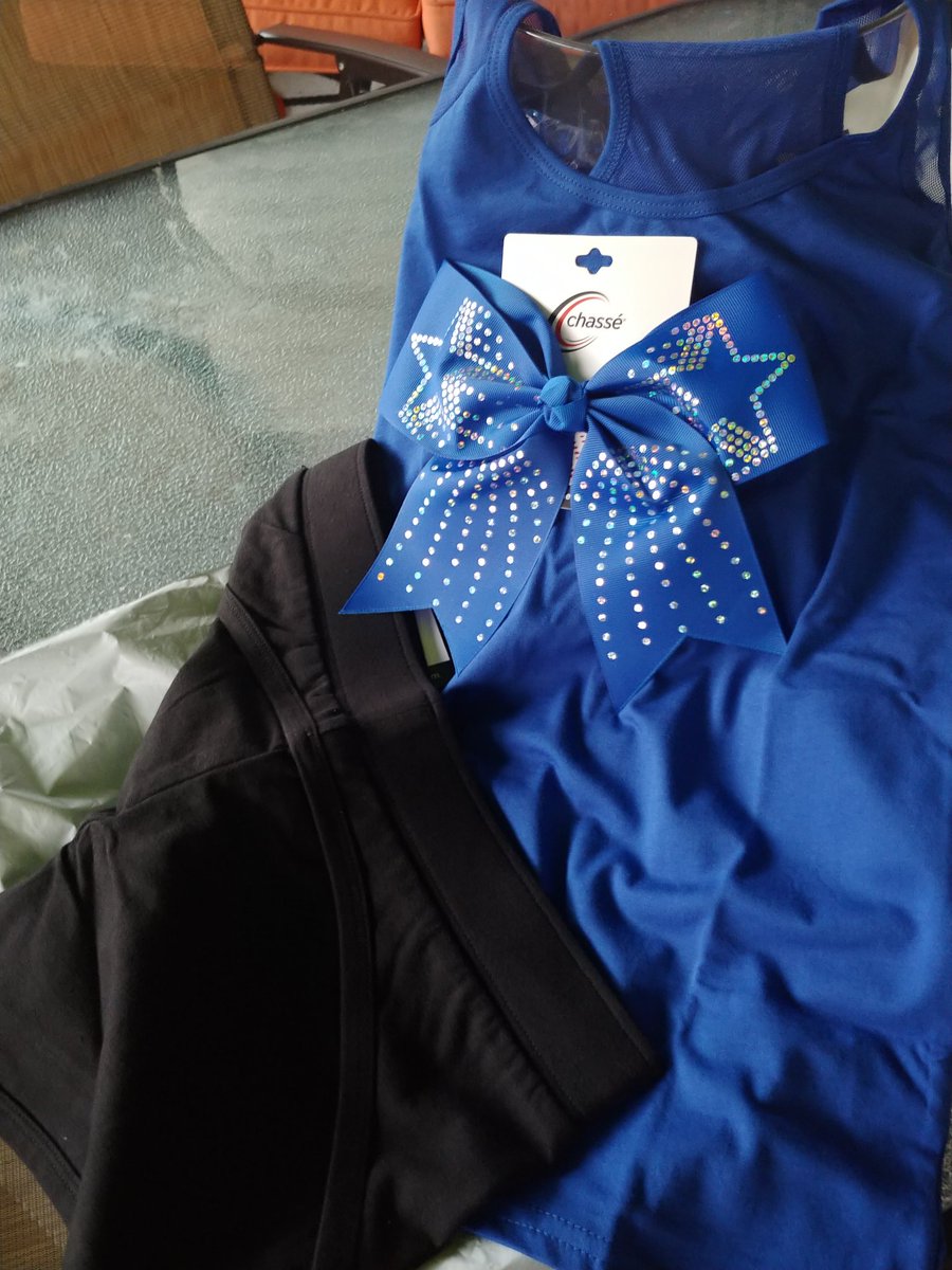 JanelleCheer's tweet photo. May not be dress code approved but it is always CHEER approved! #mychasseway #livelovecheer #booschool https://t.co/qCWqO3jF5Q