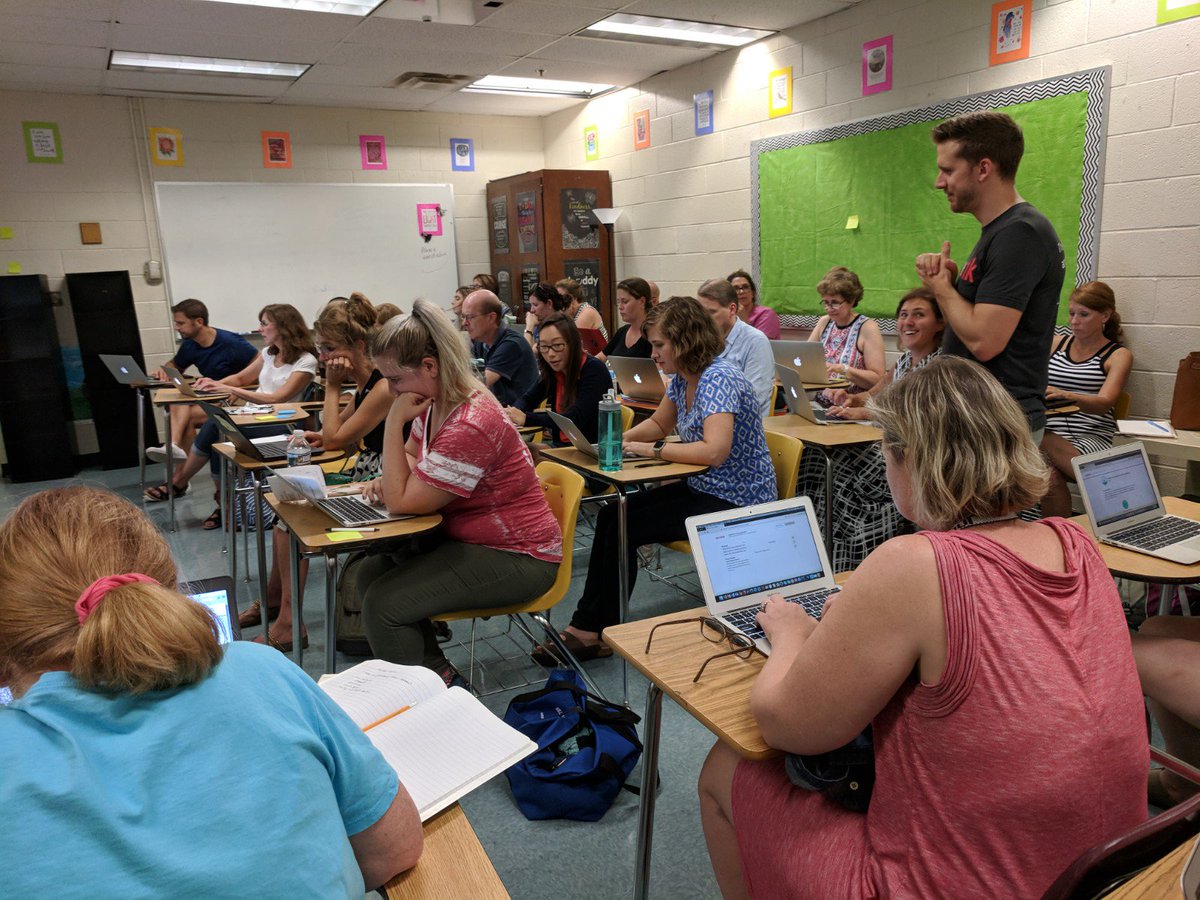 APS_ELA's tweet photo. Kudos to all the amazing educators who participated in today's literacy-related #APSDayofLearning sessions! https://t.co/yURt1JDwKu