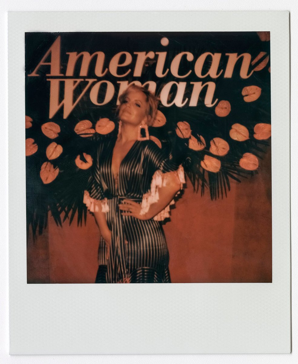 FRIDAY MOOD. Catch up on #AmericanWomanTV online today! <a href="/MenaSuvari/">‏ً</a>