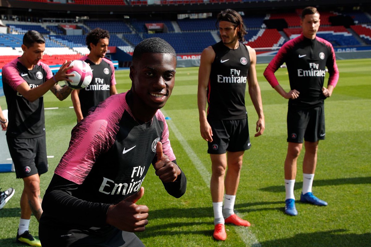 Jon_LeGossip's tweet image. #ShortHairDontCare @TimWeah? 💇‍♂️ #PSG #USMNT