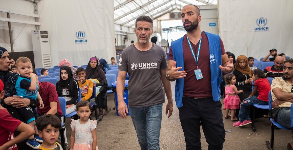 Care4Calais's tweet image. Best selling author of #KiteRunner; @khaledhosseini releases his book 'Sea Prayer' - a touching tribute to #AlanKurdi. On a recent trip to Italy &amp;amp; Lebanon the  @Refugees Goodwill Ambassador helps dispel some common misconceptions about the #refugee crisis.
buff.ly/2NrBwgP